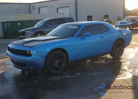 2018 Dodge Challenger Sxt z USA, uszkodzony, nr VIN 2C3CDZAG3JH333151